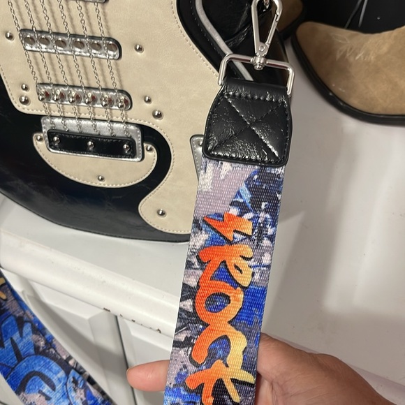 Guitar style purse, crossbody detachable strap. This is NWOT, please see photos - Picture 7 of 11